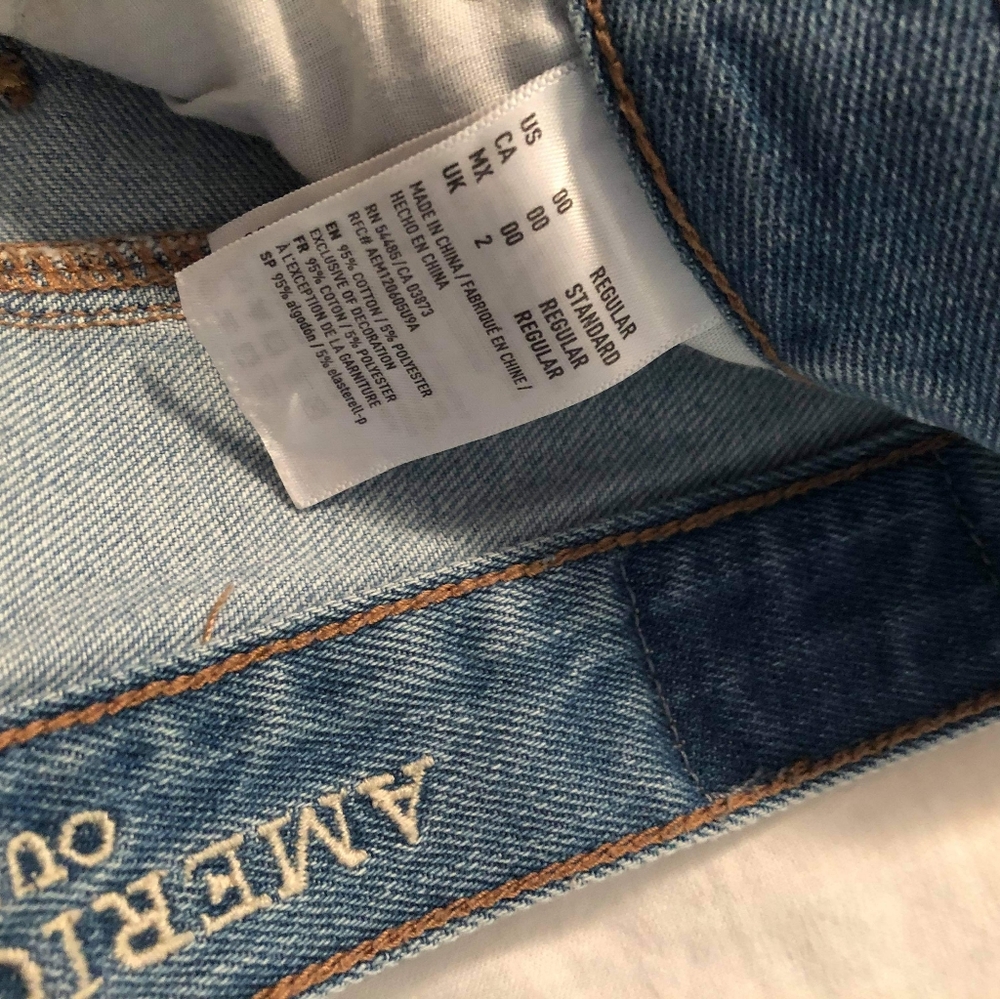 Ripped American Eagle Mom Jeans